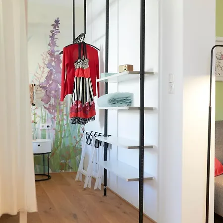 Rotes Haus Garten * Bregenz