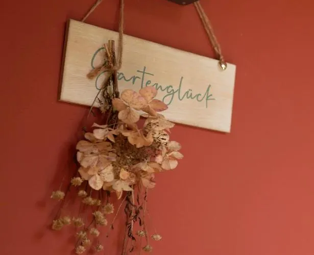 Rotes Haus Garten Appartement