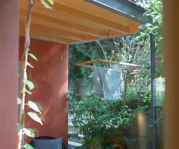 Rotes Haus Garten Appartement Bregenz